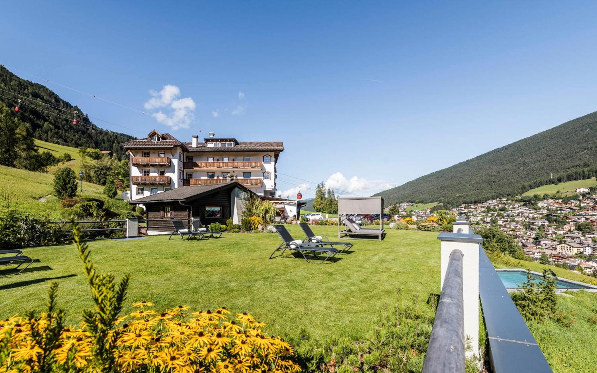 Rainell Dolomites Retreat Hotel Ortisei Exterior photo