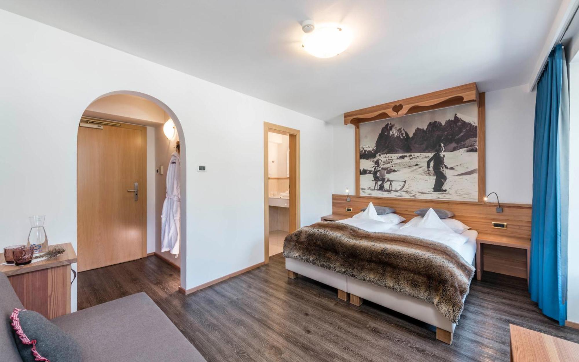 Rainell Dolomites Retreat Hotel Ortisei Room photo